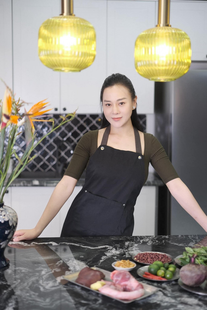 Nhiều khán giả đã khen ngợi Phương Oanh quả là đảm đang và khéo léo.