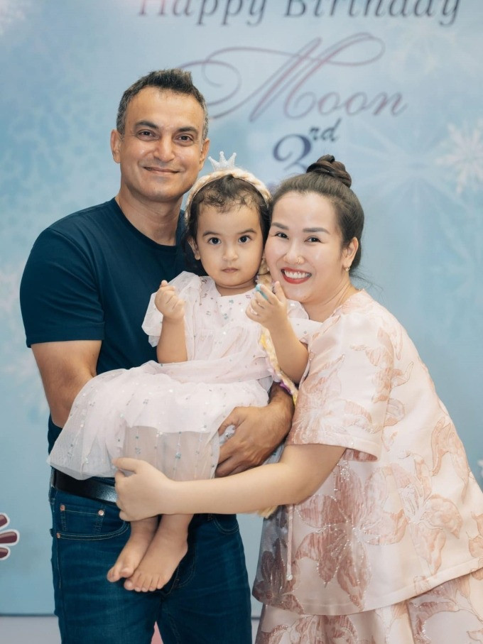 Gia đình hạnh phúc của Võ Hạ Trâm.