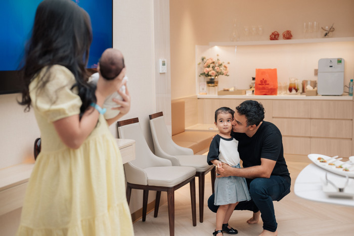 Võ Hạ Trâm sinh con trai vào ngày 9/10.