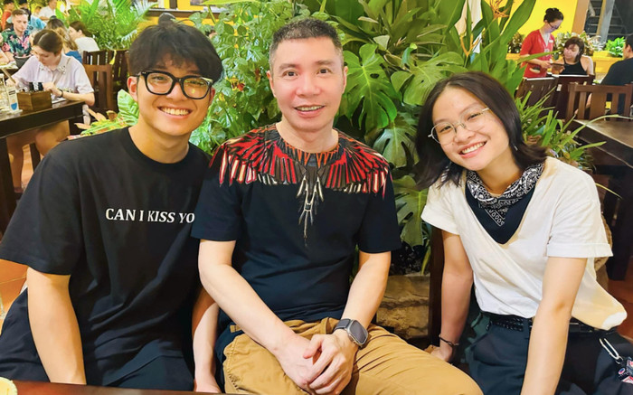 Vợ Công Lý chia sẻ hình ảnh xúc động của chồng với hai con riêng Ảnh 2