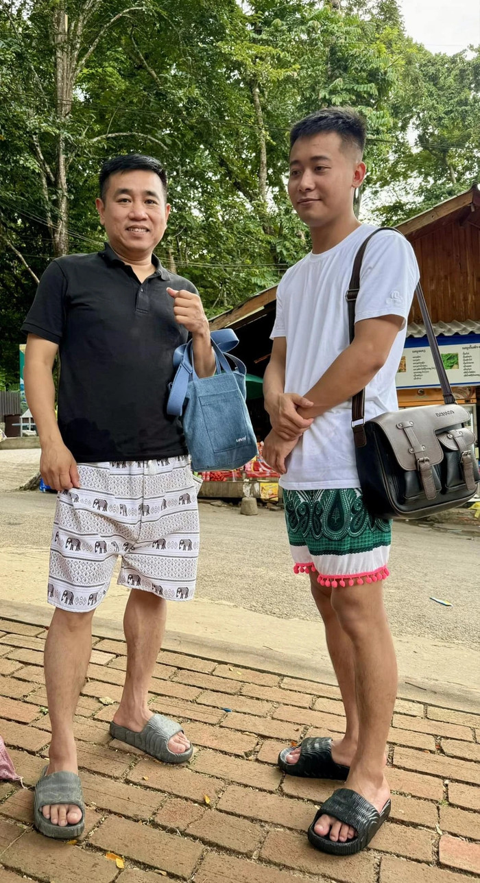 Quang Linh Vlogs không ít lần diện đồ nữ tính.