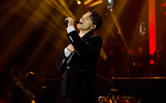 Quốc Thiên trong live concert tại Hà Nội tối 13/10. 