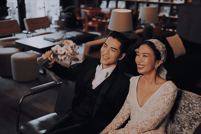 Naqm ca sĩ đã cầu hôn vợ bằng nhẫn kim cương hơn 13 carat.