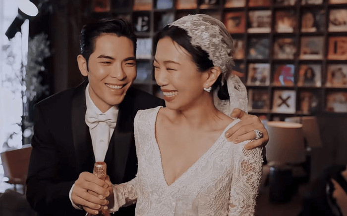 Nam ca sĩ nổi tiếng có thu nhập 400 tỷ vừa cưới nữ quản lý lớn hơn 14 tuổi Ảnh 2