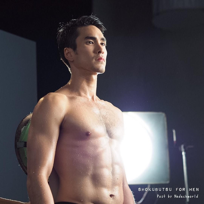 Mê mẩn trước cơ bắp 'khủng' của nam chính Quỷ Ăn Tạng 2 sắp đến Việt Nam Ảnh 2