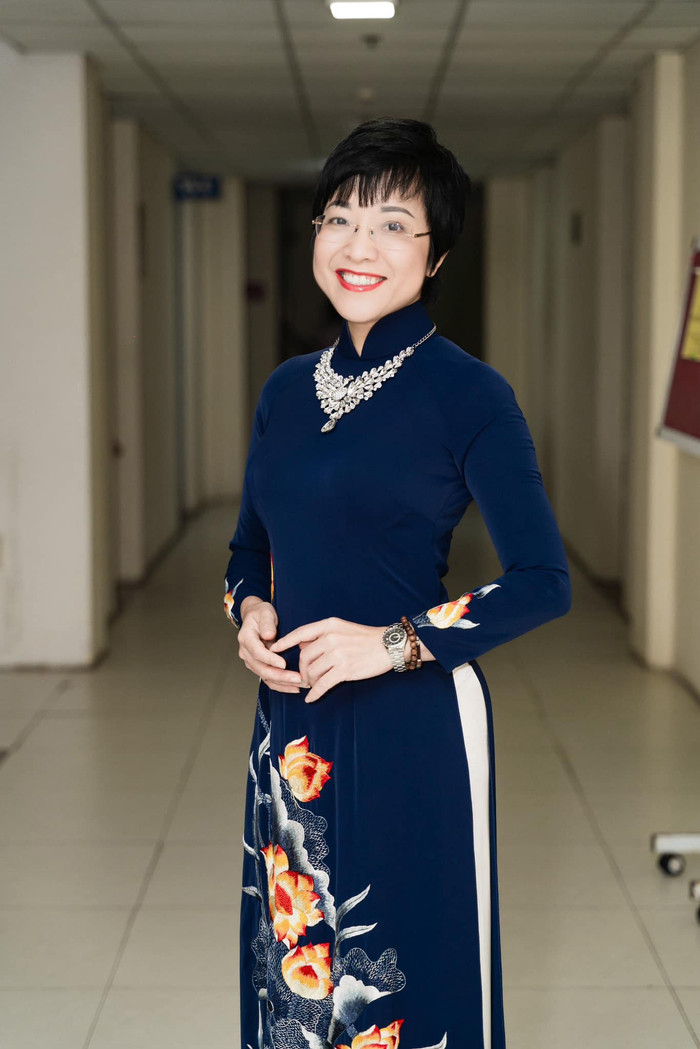 Chia tay NSND Công Lý đã lâu, MC Thảo Vân vẫn chọn cuộc sống độc thân.