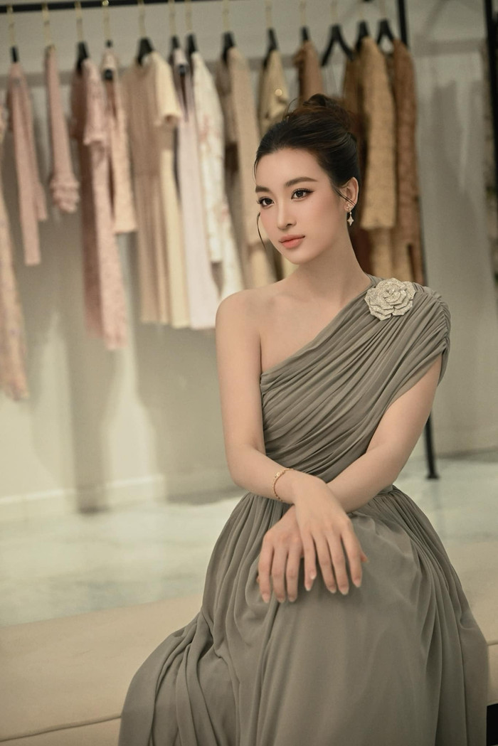 Đỗ Mỹ Linh có cuộc sống hôn nhân viên mãn, đáng ngưỡng mộ ở tuổi 28.