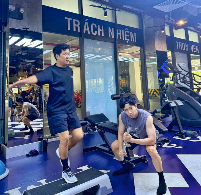 Trường Giang tích cực tham gia các hoạt động thể thao để giảm cân và rèn luyện sức khoẻ.