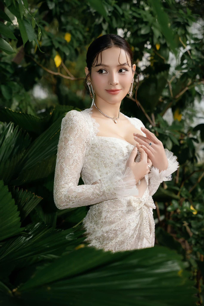 Phương Trinh Jolie đang ở tuần 25 của thai kỳ.