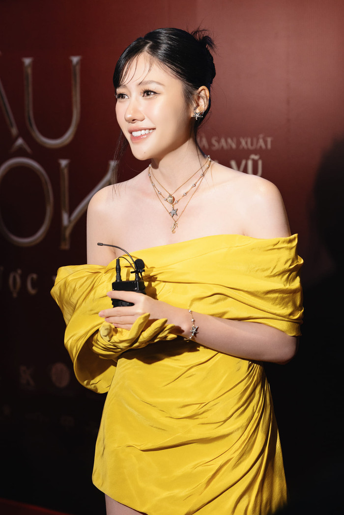 'Visual' sáng bừng của cặp đôi đẹp nhất màn ảnh rộng tháng 10.