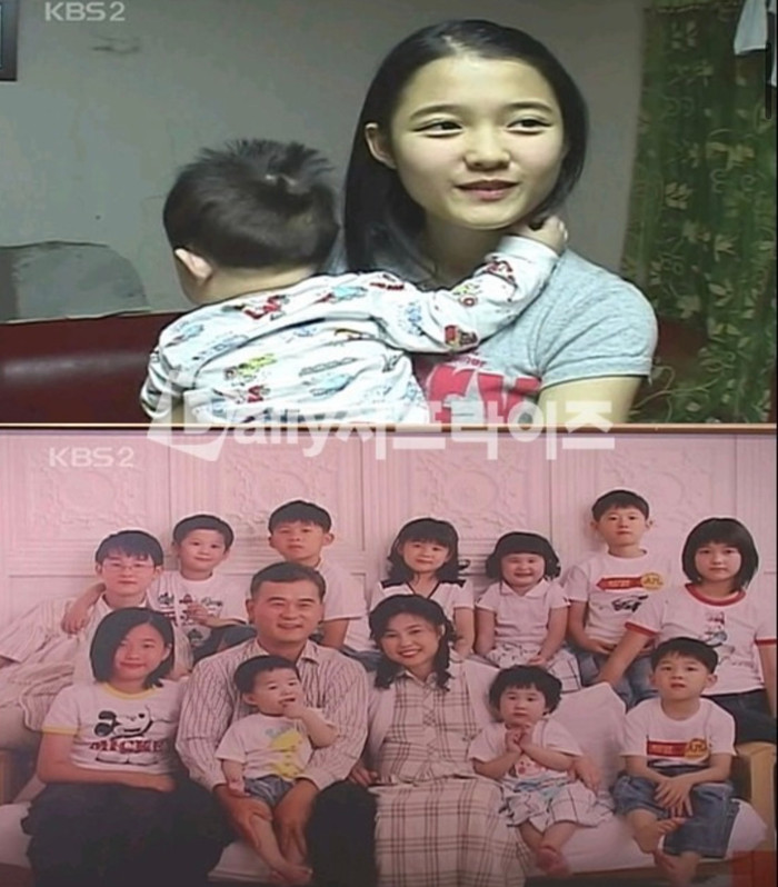 Gia đình nữ diễn viên Nam Bora có 13 anh chị em. Theo tiết lộ, Nam Bora là chị cả.