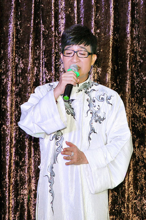 Nam ca sĩ Việt mất trắng vì ăn chơi sa đọa, xin đi hát với giá 30 nghìn đồng nhưng không ai cho Ảnh 2