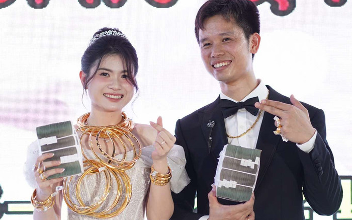 Cô dâu Thanh Hóa nhận của hồi môn 17 cây vàng, chưa có thời gian kiểm kê hết Ảnh 2