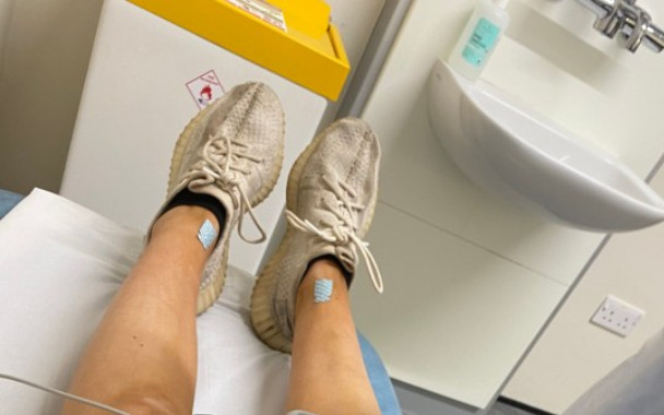 Cô gái 17 tuổi uống thuốc ngừa thai và khiến ba mẹ hoảng sợ chỉ sau một đêm Ảnh 2