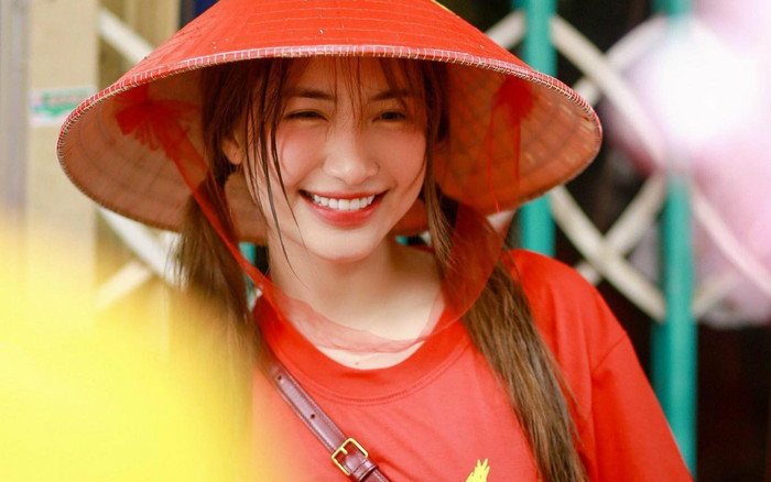 Hòa Minzy hé lộ số tiền trong phong bì khi đến Lào Cai hỗ trợ sau bão Ảnh 2