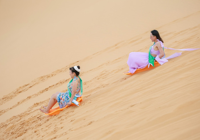 Trượt cát là loại hình du lịch có từ lâu và nổi tiếng tại 2 tỉnh Ninh Thuận, Bình  Thuận.