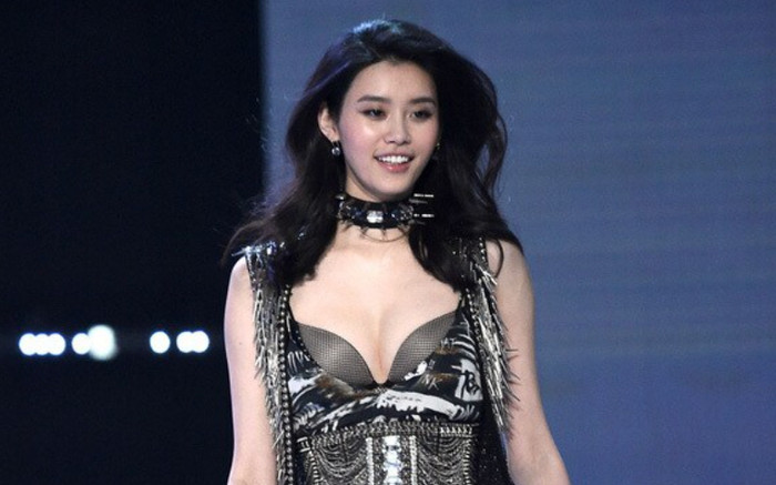 Ngỡ ngàng về 'thiên thần nội y' khi làm dâu gia đình có tài sản 34.000 tỷ đồng Ảnh 2