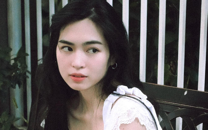 Nữ diễn viên Vbiz gặp sự cố 'bão táp' khi đi máy bay Ảnh 2