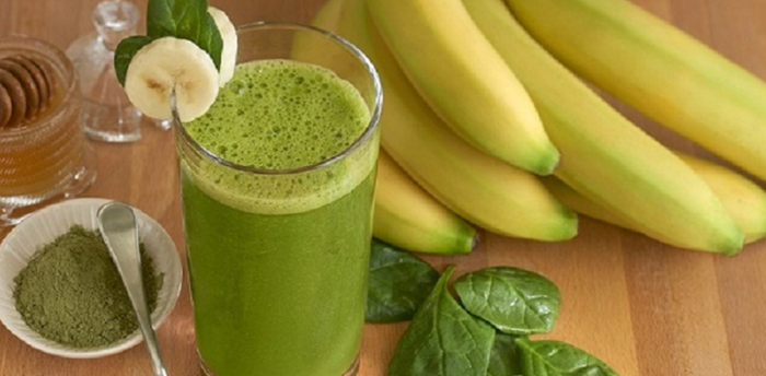 Sinh tố chuối và rau chân vịt chứa 70 calo/ly.