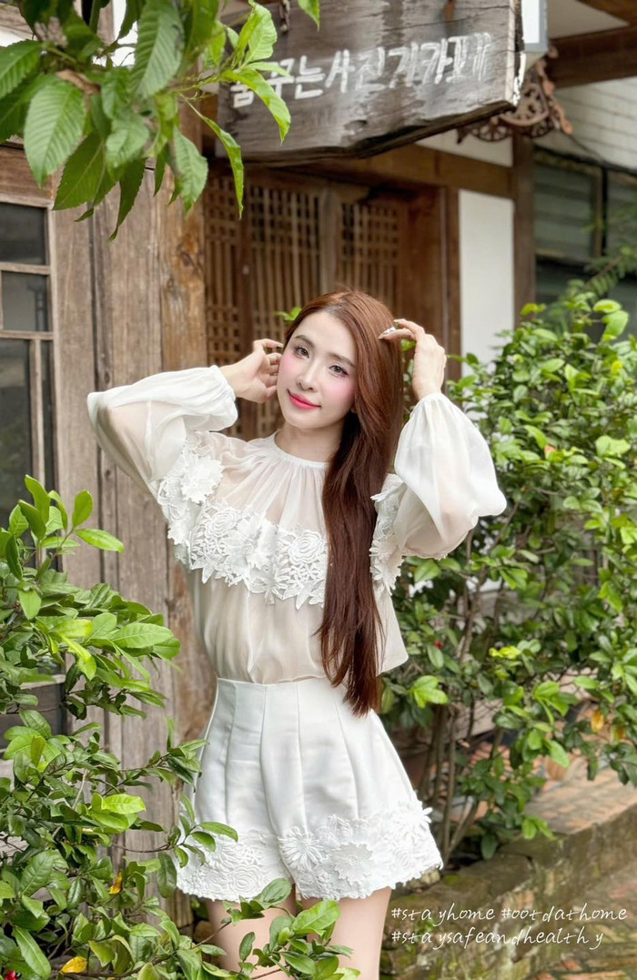 Nhan sắc cực phẩm, vòng eo nhỏ của tình tin đồn Việt Anh gây sốt.