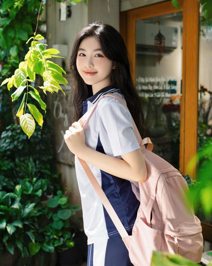 Con gái Quyền Linh đốn tim khán giả mỗi lần xuất hiện.