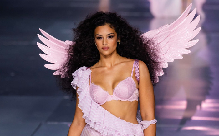Vì sao show Victoria' Secret 2024 chấp nhận người mẫu ngoại cỡ? Ảnh 2
