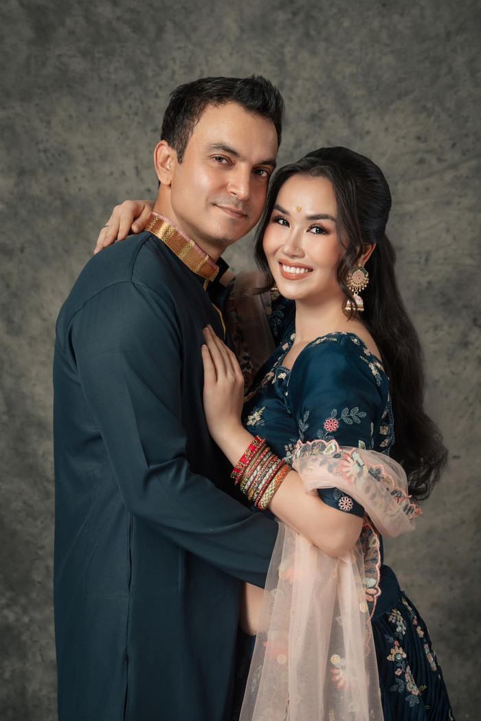 Võ Hạ Trâm được chồng ủng hộ khi ca hát. Ông xã Ấn Độ từng 'tài trợ' 5 tỷ giúp cô thực hiện dự án âm nhạc.