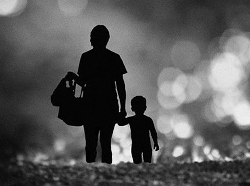 Chị Hằng xa mẹ từ khi lên 2 tuổi.