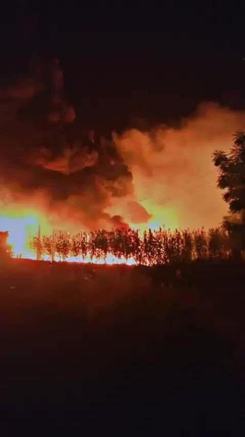 Hiện trường vụ xe bồn phát nổ ở thị trấn Majiya, bang Jigawa, miền bắc Nigeria.