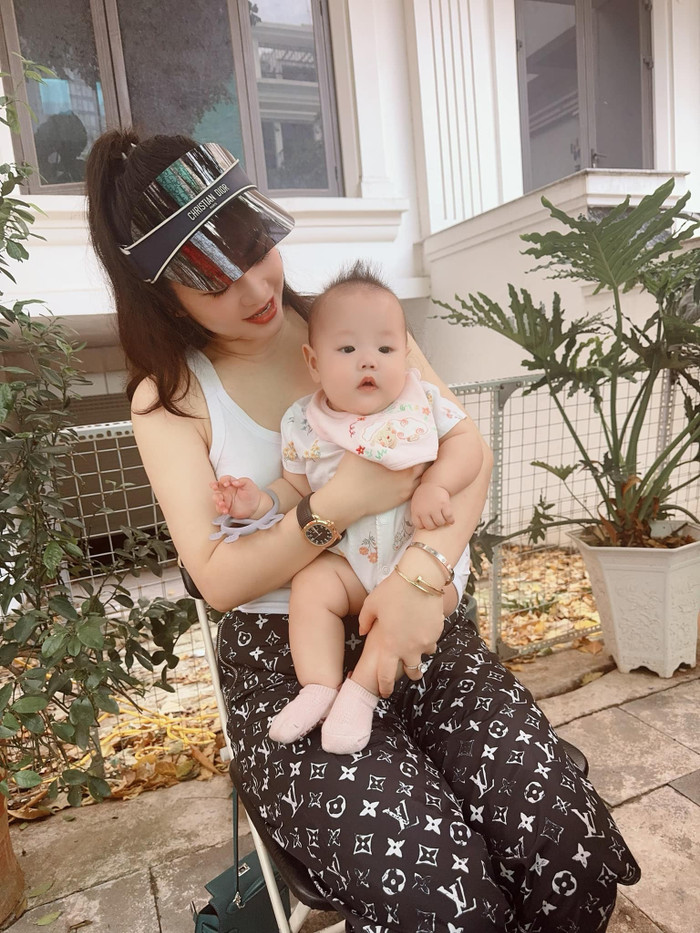 Con gái Phương Oanh chiếm hết spotlight của mẹ Ảnh 2