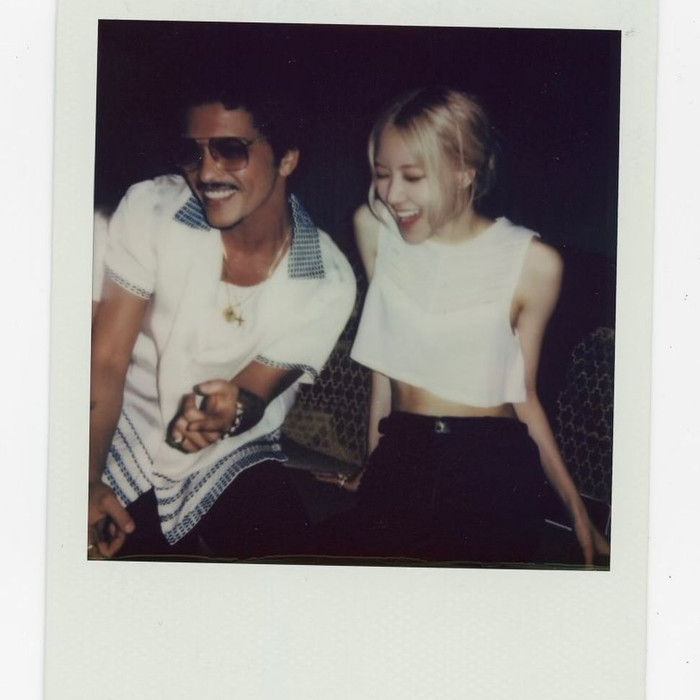 Sau Lady Gaga, Rosé (BLACKPINK) là 'nàng thơ' tiếp theo của Bruno Mars? Ảnh 2