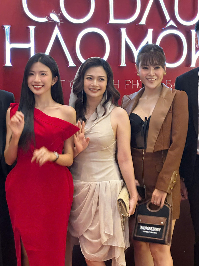 Nhan sắc mặn mà của Kiều Anh ở tuổi 42