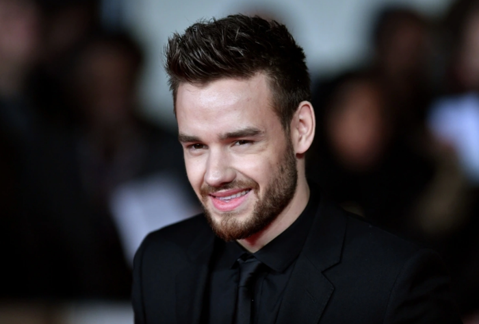 Ca sĩ Liam Payne qua đời ở tuổi 31 sau khi ngã từ ban công ở tầng ba khách sạn tại Argentina.