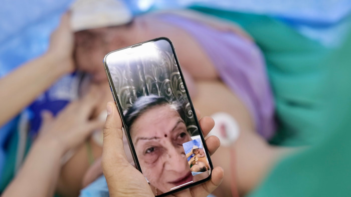 Thái độ của mẹ chồng Võ Hạ Trâm khi đón cháu trai chào đời Ảnh 2