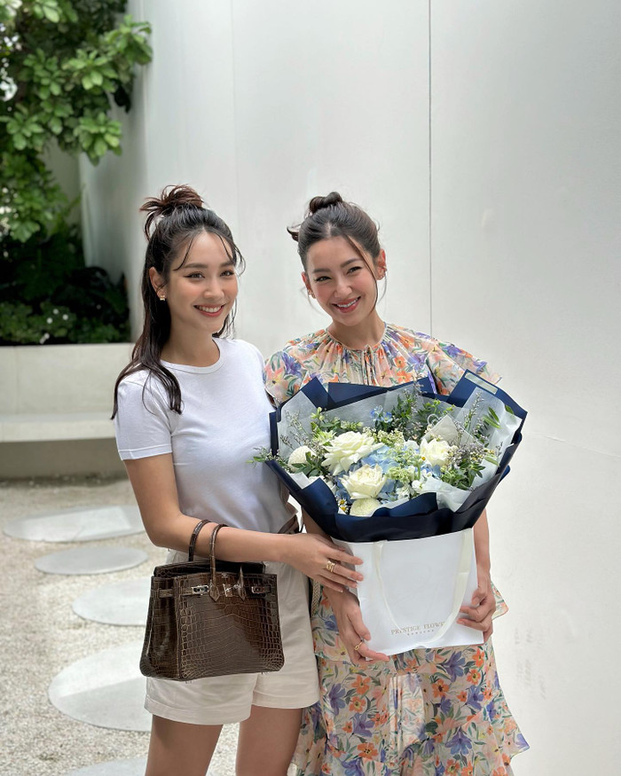 Các mẫu túi của Min Pechaya đến từ nhiều thương hiệu cao cấp như Fendi, Versace, Hermes.