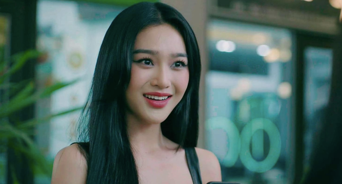 Vai Anh Thu trong Chúng Ta Của 8 Năm Sau đưa Cù Thị Trà đến gần hơn với người hâm mộ. 