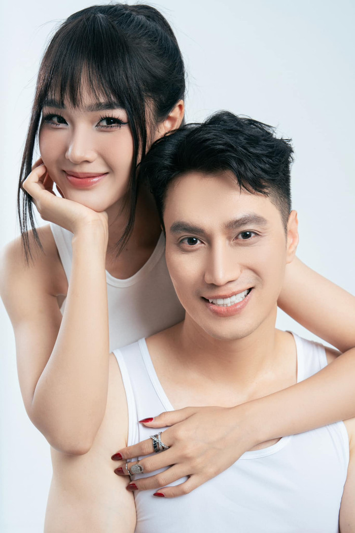 Việt Anh và Cù Thị Trà từng lên tiếng phủ nhận chuyện hẹn hò, khẳng định mối quan hệ chỉ dừng ở mức đồng nghiệp. 