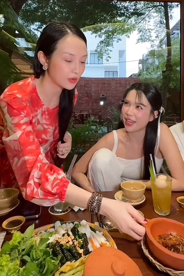 Hương Baby và Ngọc Trinh trong đoạn clip vừa được đăng tải cách đây chưa lâu.