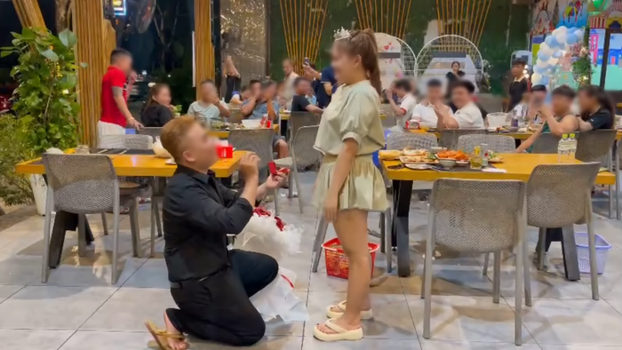 Chị H. chính là cô gái xuất hiện trong video cầu hôn gây sốt mạng xã hội vừa qua.