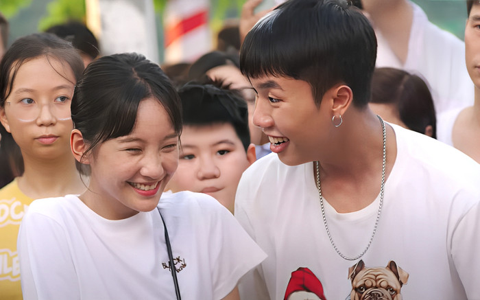 Thu Hà Ceri nhận gạch đá vì phân cảnh khóc 'dầu mỡ' trong Đi Giữa Trời Rực Rỡ Ảnh 2