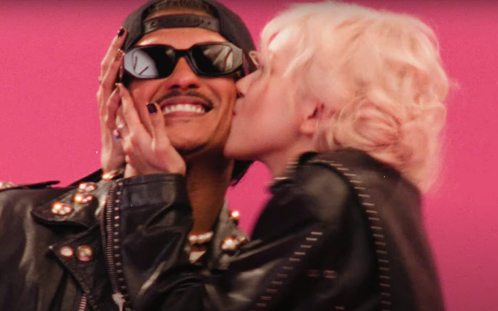 Nụ hôn của Rosé dành cho Bruno Mars khiến dân tình 'bấn loạn' Ảnh 2