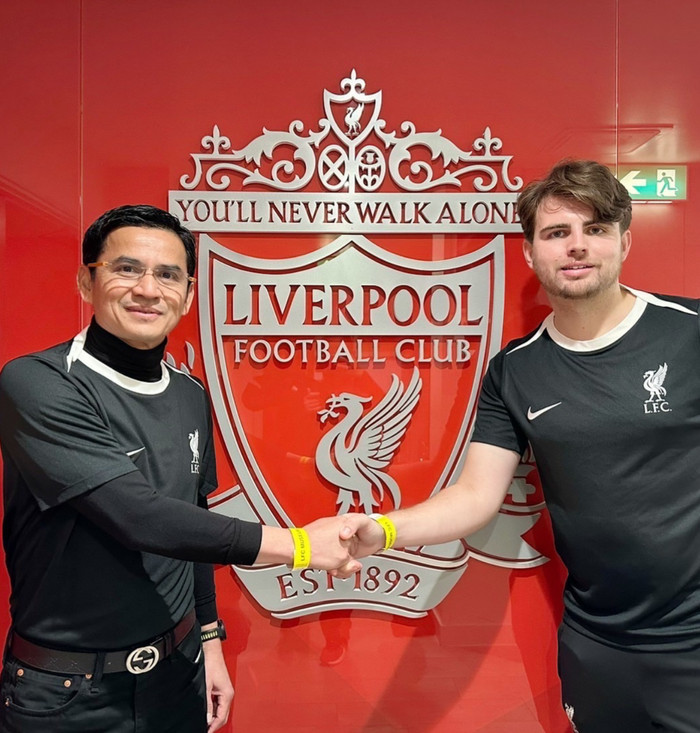 Thông tin Kiatisuk tái hợp HAGL của bầu Đức đã có kết quả với diễn biến bất ngờ. Kiatisuk đã nhận lời làm giám đốc Học viện Quốc tế Liverpool FC tại Thái Lan. 