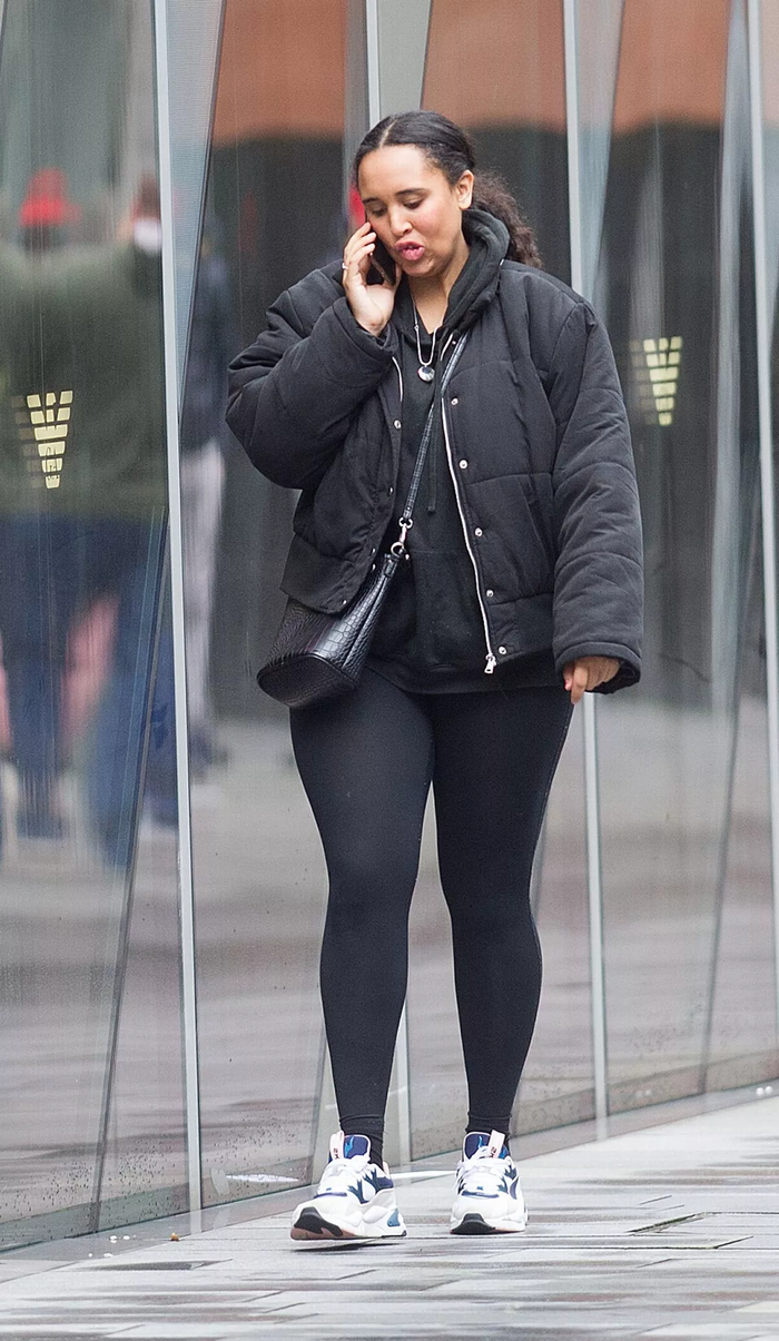 Olivia Spencer bị phát hiện ăn chặn hơn 10.000 bảng Anh từ quỹ từ thiện. Đặc biệt, cô có một lối sống xa hoa dù chỉ được trả lương ít ỏi. 