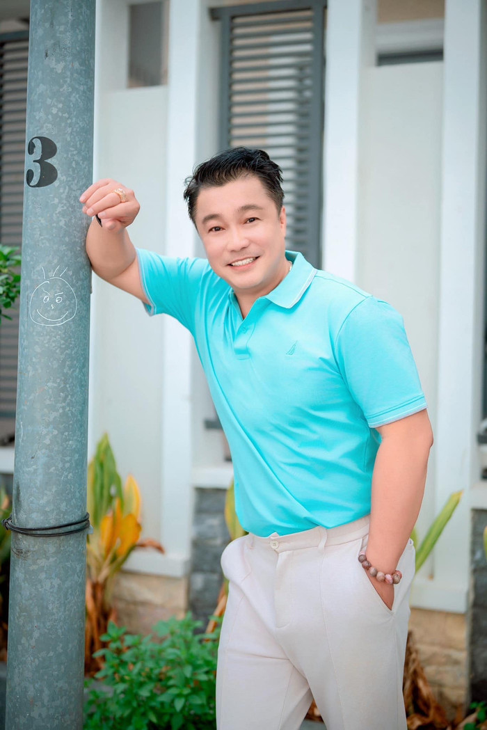 Lý Hùng phong độ ở tuổi 55.