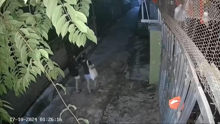 Gia cảnh khó khăn của hai nữ sinh lớp 8 vừa nhảy cầu tự tử Ảnh 2