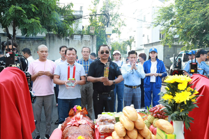Cao Thái Hà vừa tham gia lễ khai máy phim Mẹ Biển do VFC sản xuất.