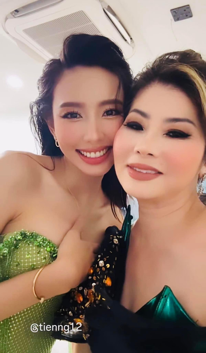 Thuỳ Tiên đọ sắc cùng bà Teresa và đương kim Miss Grand International 2023. 