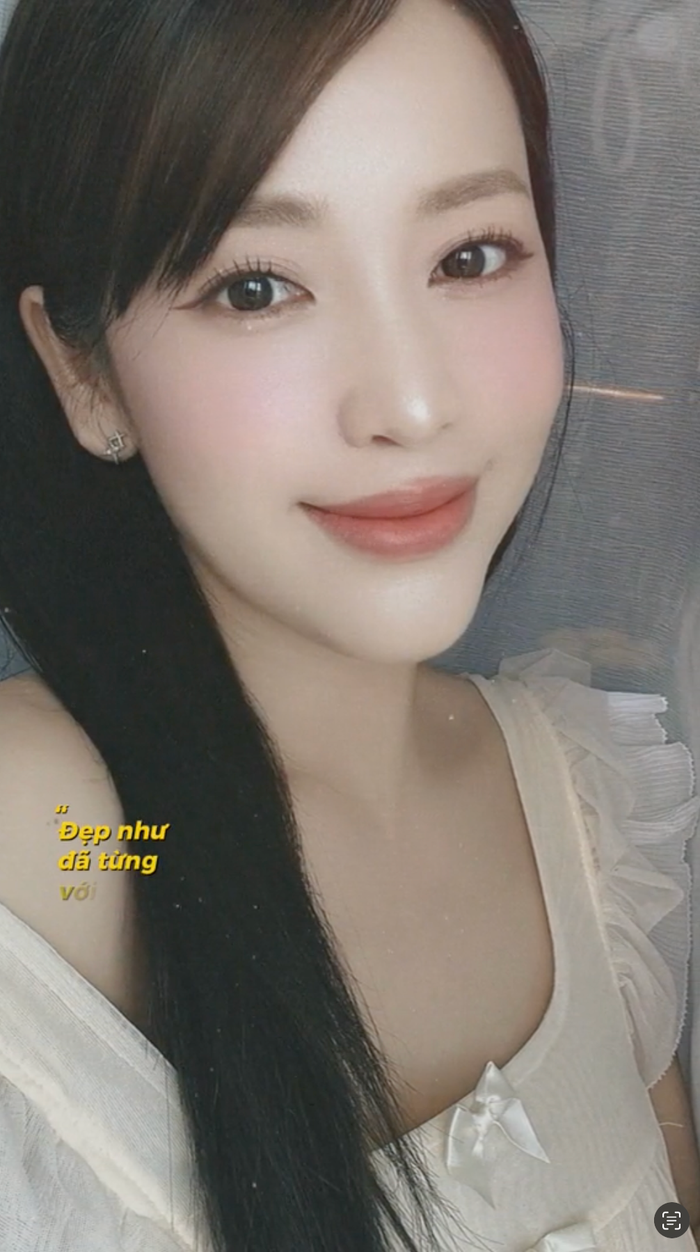 Puka lộ diện sau nhiều tháng ở ẩn, đáng chú ý, cô chỉ khoe ảnh cận mặt, không để lộ vòng hai vốn đang là tâm điểm bàn tán thời gian qua.