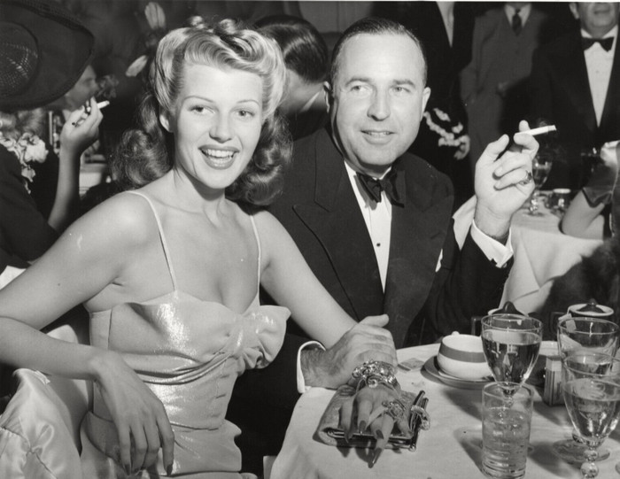 Edward Judson chỉ lợi dụng Rita.