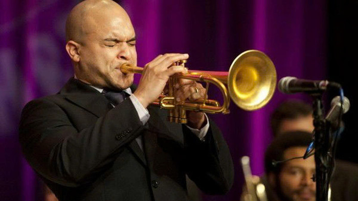 Nam ca sĩ ăn chặn 32 tỷ đồng tiền từ thiện để sống xa hoa và kết đắng Ảnh 2